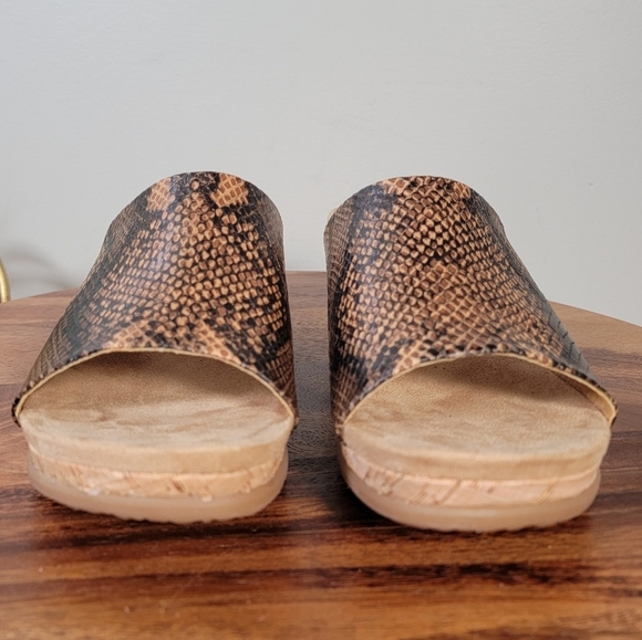 Baretraps Flossey Snakeskin Print Women's Brown Wedge Slide Sandals Size 9.5 - Picture 8 of 17